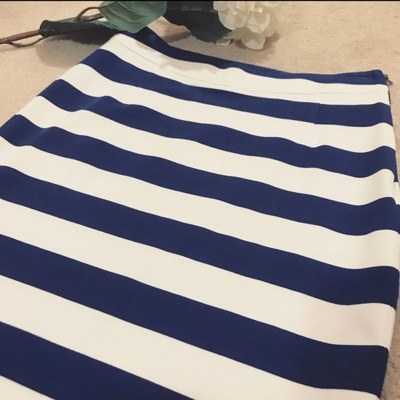 Banana Republic Striped Pencil Skirt - Picture 5 of 8